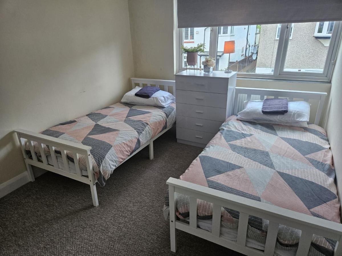 Retreat - 2 Bedroom Apartment Leigh-on-Sea