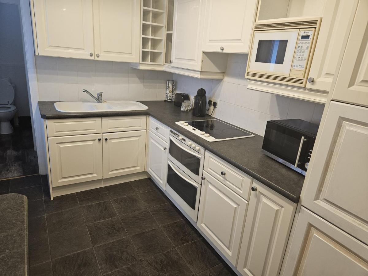 Apartment Retreat - 2 Bedroom *